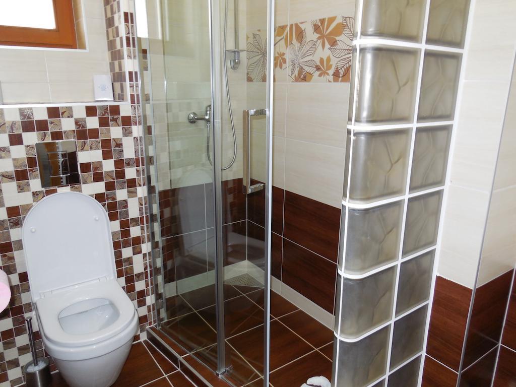 Penzion Pod Brezinou Trencin Room photo